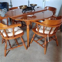 Dining Room Table, Leaf and (4) Captains Chairs