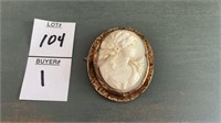 Vintage - Cameo brooch