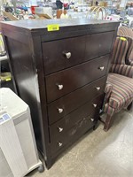 UPRIGHT CHEST OF DRAWERS / DRESSER