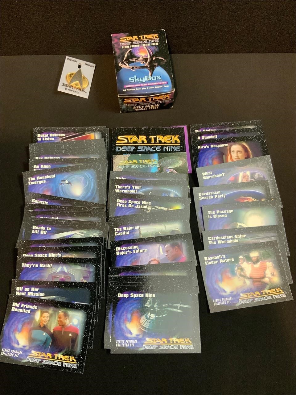 Star Trek Pin and Trading Cards-NOS 1993