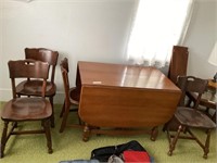 Dinning Table & Chairs w/ Three Leaves