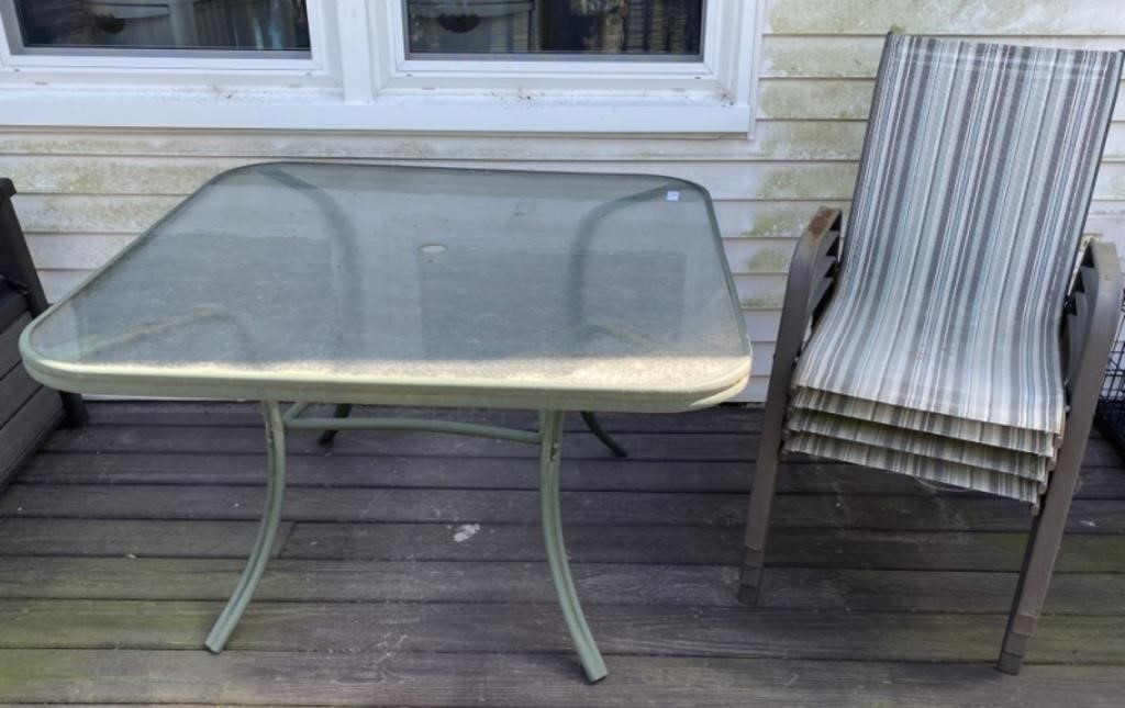 46" Patio Table & 4 Chairs