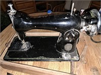 Sewing Machine Singer Deluxe Precision