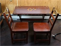 Vintage child table with 2 chairs