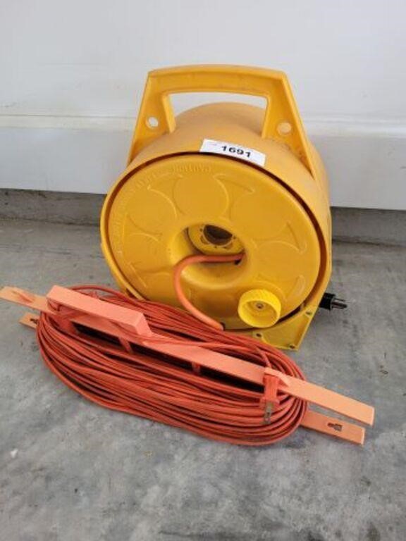 ELECTRICAL CORD REEL AND EXTEN CORD