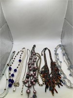 NECKLACE LOT OF 8