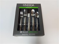 Brand New Oneida Cutlery Set