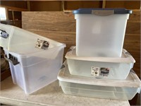 3 totes with lids 2 without lids