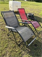 2 Foldable Loungers