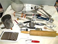 Kitchen Gadgets & Utensils - Big Box Lot!