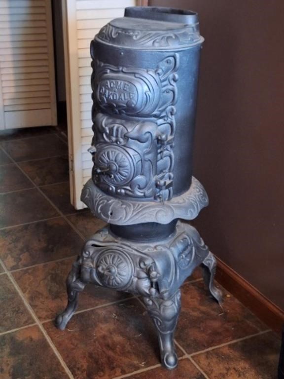 Acme Oakdale Cast Iron Potbelly Stove