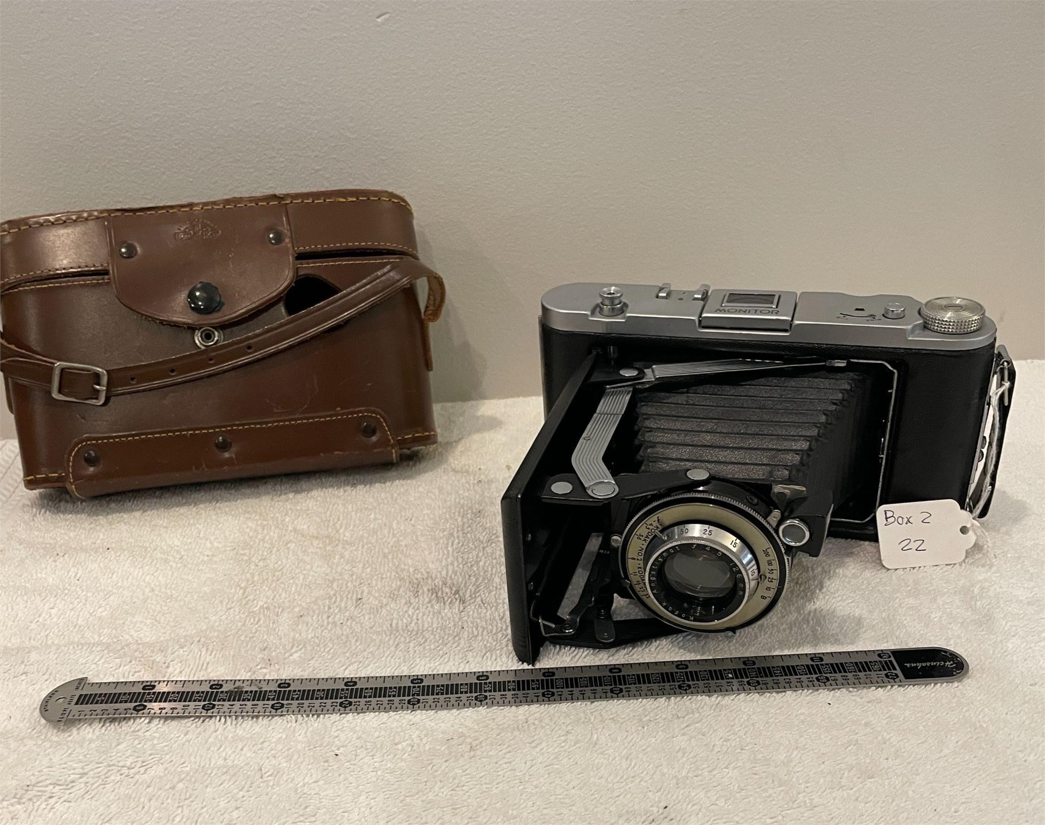 Vintage Pull Out Camera with case