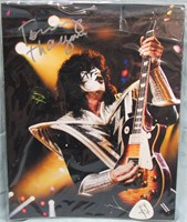 KISS SIGNED TOMMY THAYER PICTURE & GUITAR PICKS