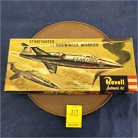 Revell Starfighter with Sidewinder Model Kit