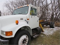 1999 INTERNATIONAL 4700 6 SPEED MANUAL TRUCK