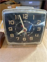 General Electric vintage alarm clock, runs, and a