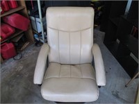 LEATHER CHAIR