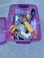 TOTE OF KITCHEN UTENSILS