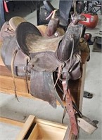 14" tooled leather Western saddle