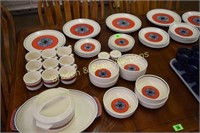 SERVICE FOR 8 LENNOX "STACCATO" PATTERN DINNERWARE