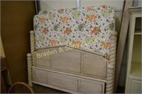 CONTEMPORARY KINGSIZE BED WITH