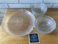 Arcoroc Leaf Pattern Platter & Bowls
