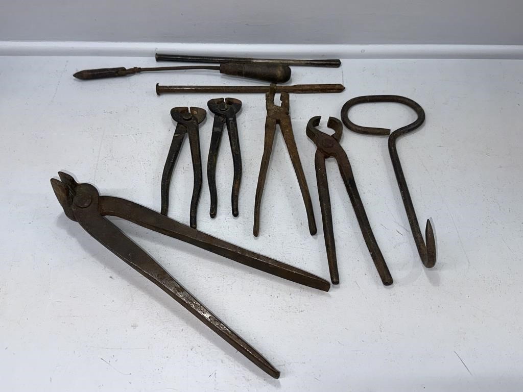 Hand Nippers, vintage antique blacksmith forged