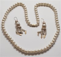 FAUX PEARLS WITH EARRINGS