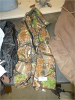 CABELAS XL CAMO JACKET