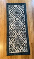 2x5ft area rug.