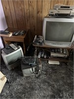 Large lot of electronic items