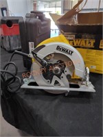 DeWalt 7-1/4" lightweight circular saw corded