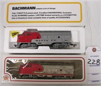 LOT OF 2 BACHMANN TRAIN CARS