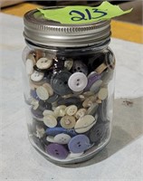 Pint jar of buttons