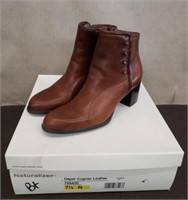 Pair of Naturalizer Gaper Leather Boots. Sz 7.5N