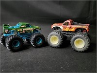 Hotwheels Monster Trucks El Toro Loco & Avenger