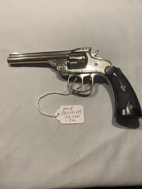 H&R Premier revolver .32 Smith & Wesson