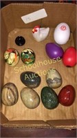 Flat of small eggs. 8 marble 2 are painted, 2