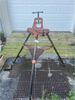 PIPE VISE