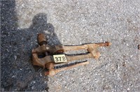 Old Heavy Duty Vise