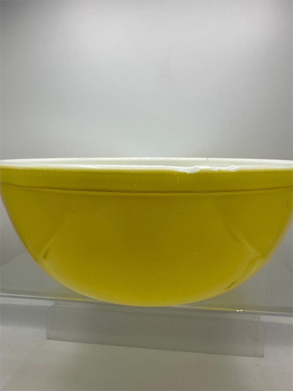 Yellow Pyrex mixing bowl