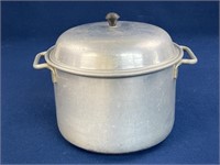 Vintage Craftmaster Aluminum stock pot 10”x 9