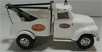 Tonka tin toy wrecker truck