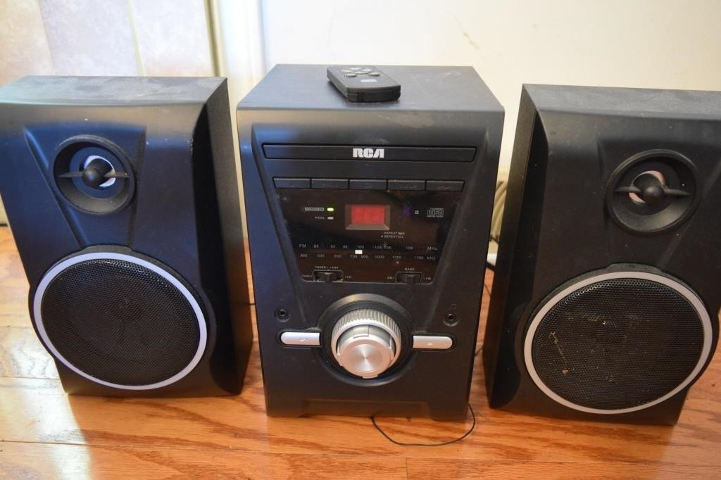 RCA Radio & CD Player