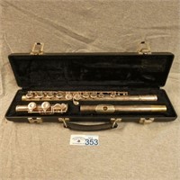 Gemeinhardt Flute in Case