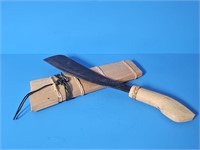 VTG HEAVY MACHETE WITH WOODEN CARVED HANDLE AND