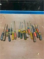 Assorted lot of screwdrivers