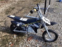 D1. Razor mx350 electric dirt bike Turns on needs