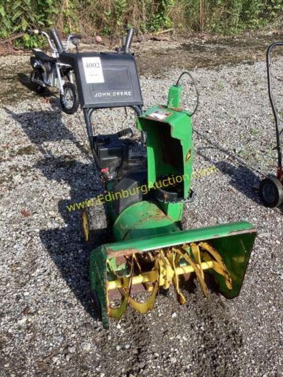 D1. John Deere TRS 24 snow blower runs