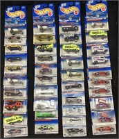40 HOT WHEELS CARS IN THE PACKAGE